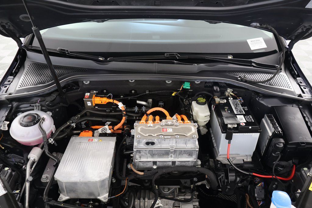 Thumbnail: 2019 Volkswagen e-Golf - 15