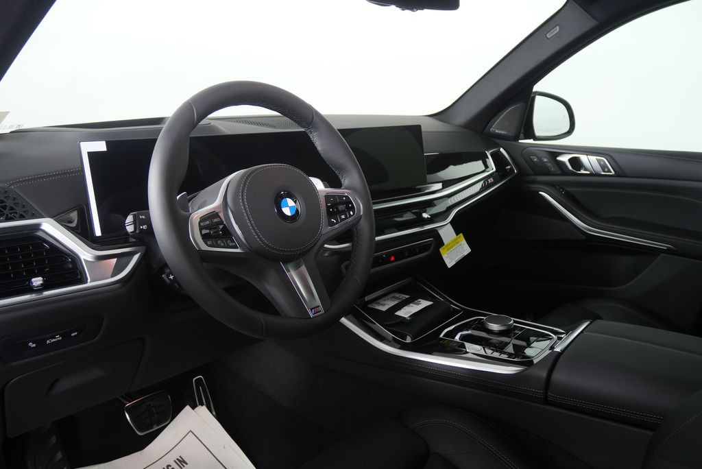 Thumbnail: 2026 BMW X5 - 12