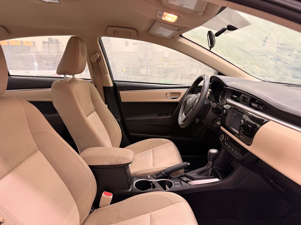 Thumbnail: 2015 Toyota Corolla - 29