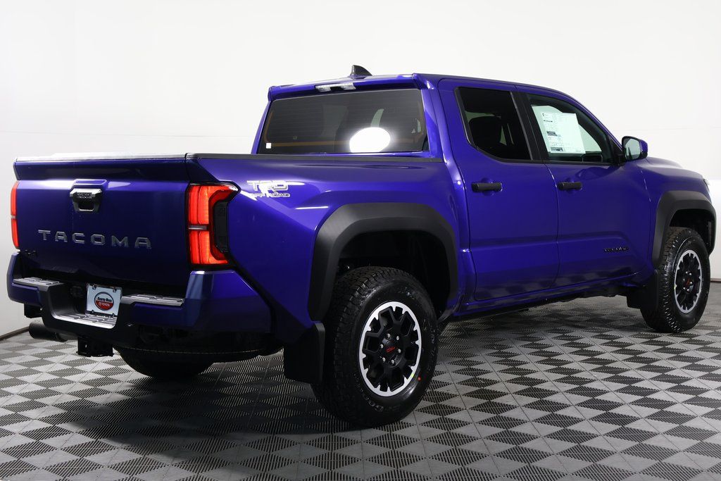 2025 Toyota Tacoma TRD Off-Road 2