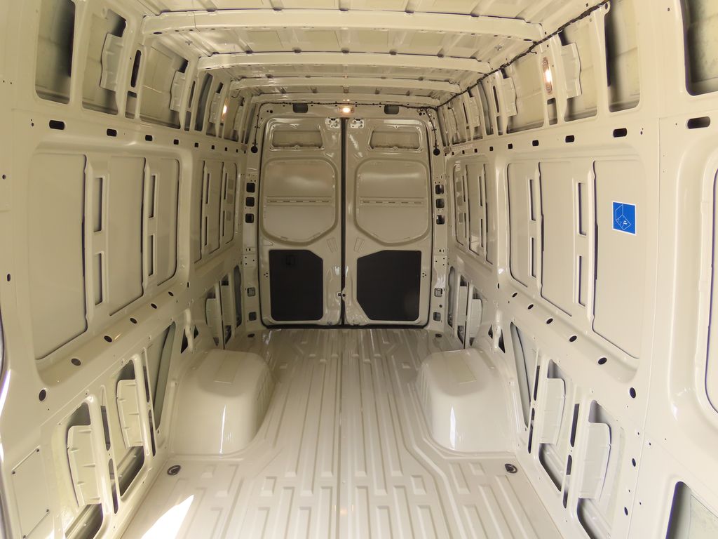 Thumbnail: 2025 Mercedes-Benz Sprinter - 29