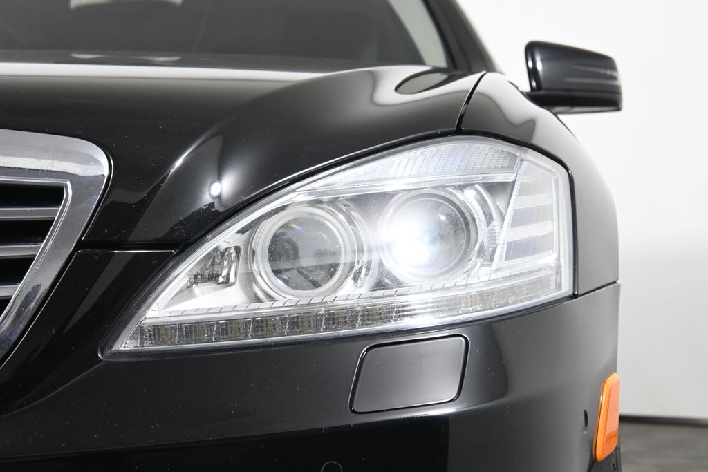 2010 Mercedes-Benz S-Class S 550 10