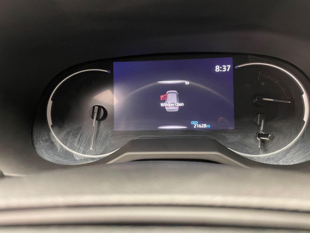2024 Toyota RAV4 XLE 24