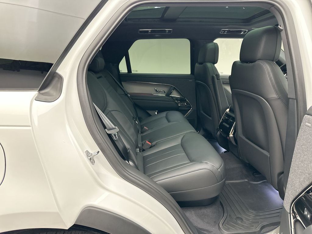 Thumbnail: 2025 Land Rover Range Rover Sport - 6
