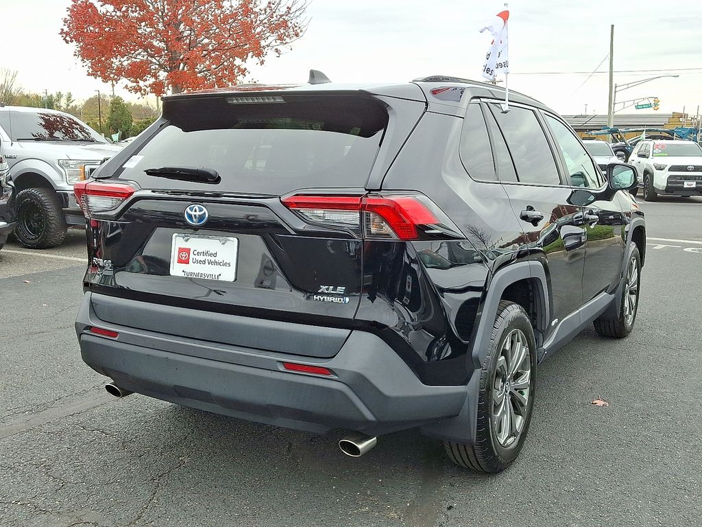 Thumbnail: 2022 Toyota RAV4 - 6