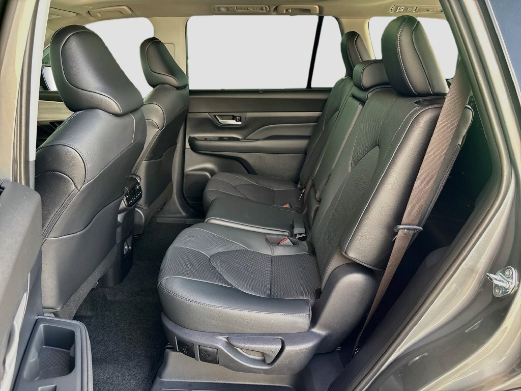 Thumbnail: 2026 Toyota Grand Highlander - 21