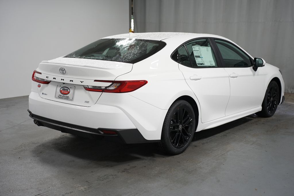 2025 Toyota Camry SE 8