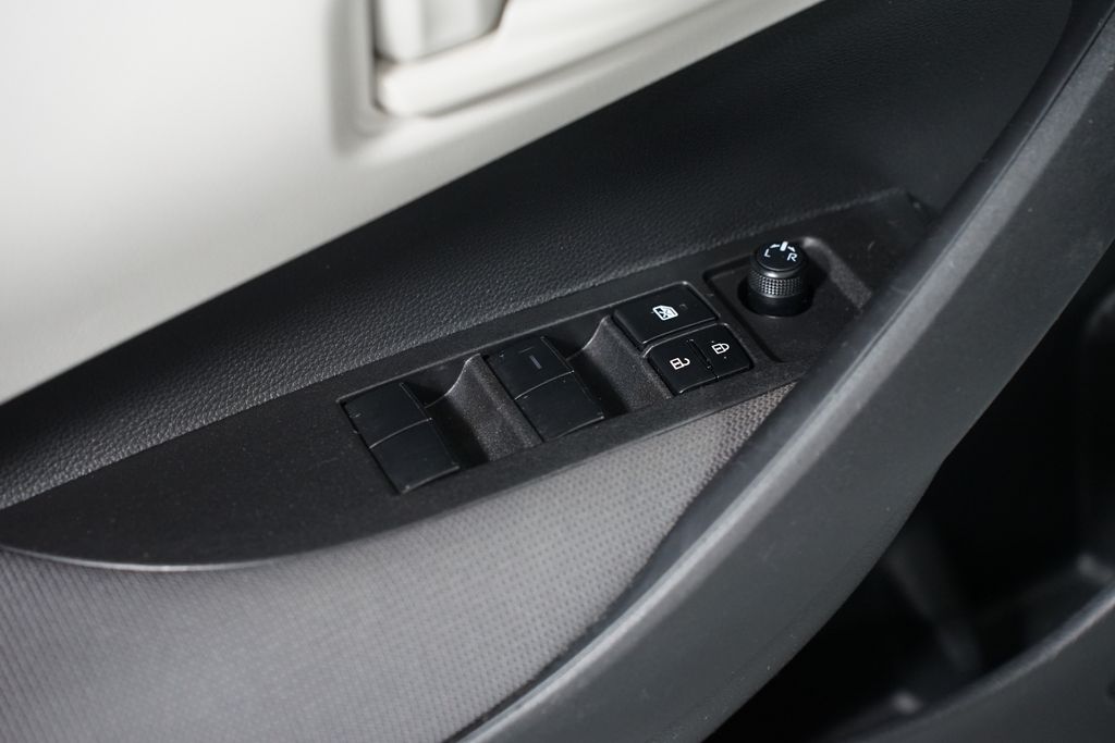 Thumbnail: 2025 Toyota Corolla - 28