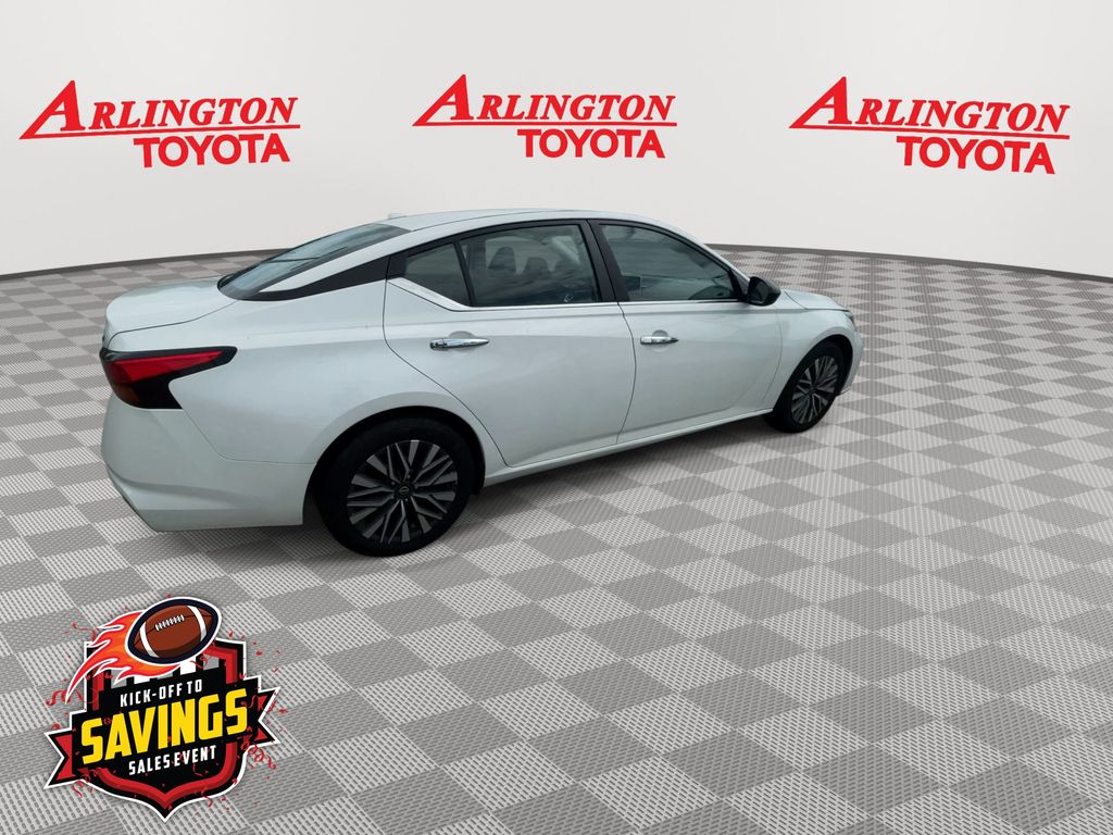 Used 2024 Nissan Altima Sedan