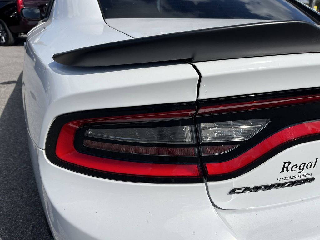 2020 Dodge Charger SXT 11