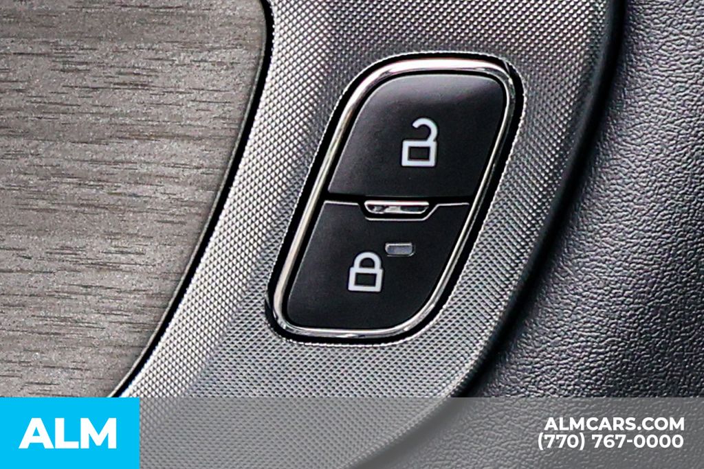 Used 2025 Silver Ford Platinum image 53