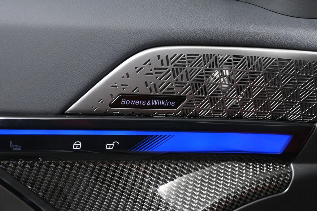 Thumbnail: 2026 BMW M5 - 30