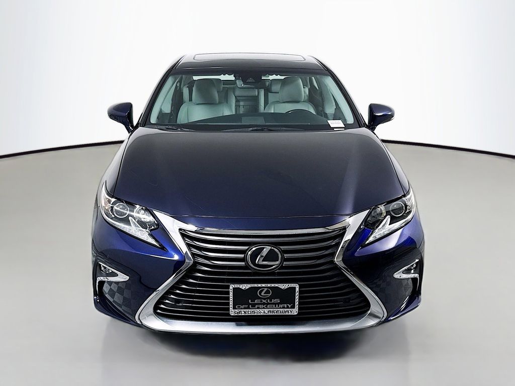 Thumbnail: 2017 Lexus ES - 2