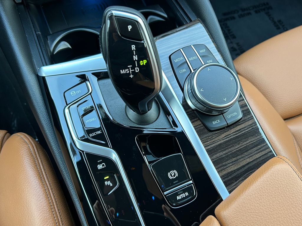Thumbnail: 2022 BMW 5 Series - 27