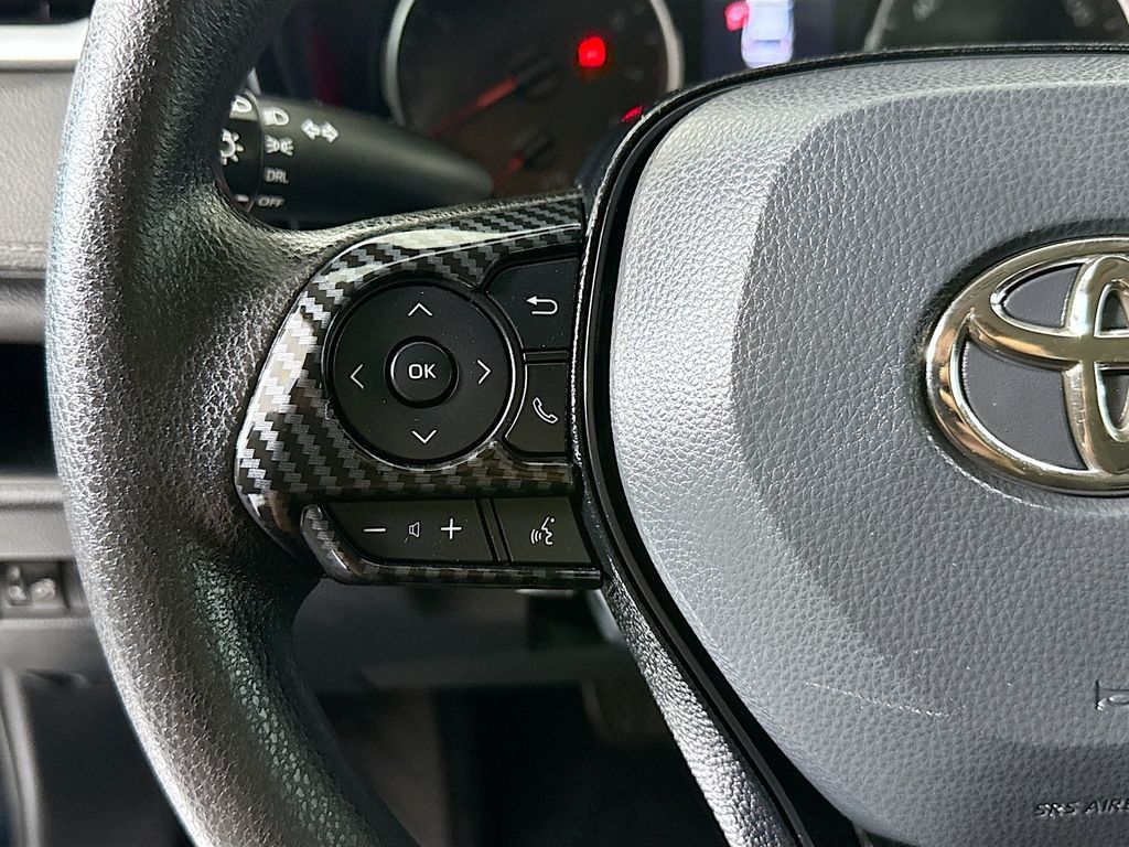 Thumbnail: 2021 Toyota RAV4 - 11