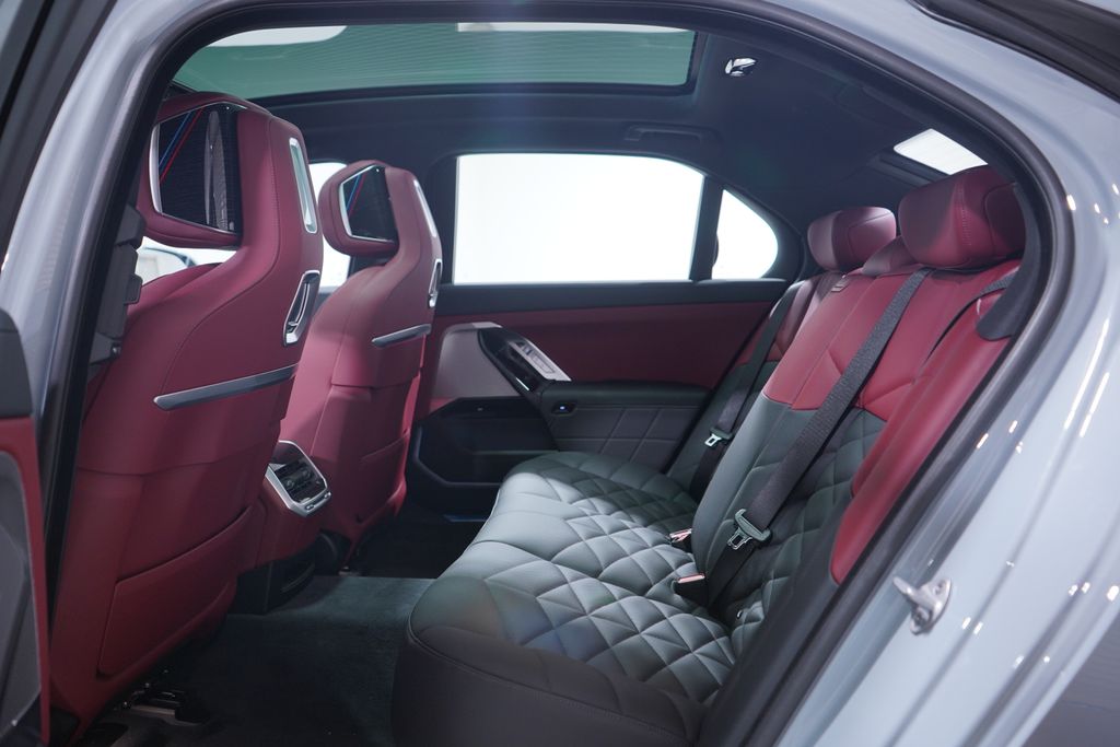 Thumbnail: 2026 BMW 7 Series - 8