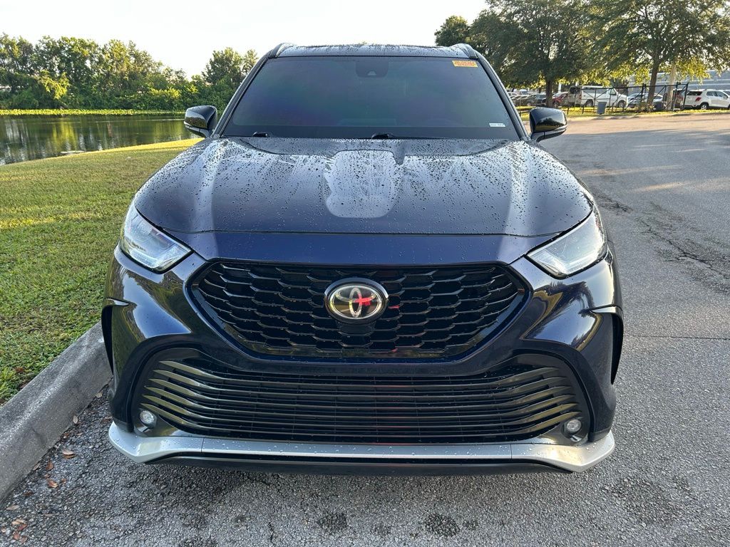 Thumbnail: 2021 Toyota Highlander - 8