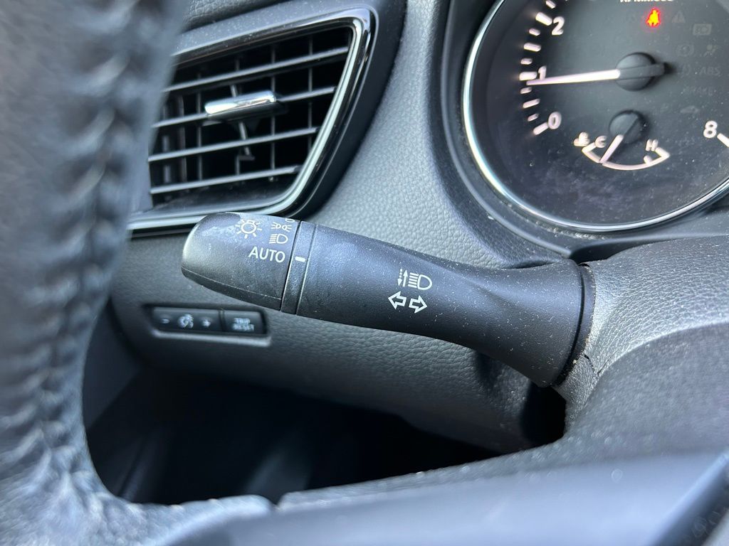 2019 Nissan Rogue SV 23