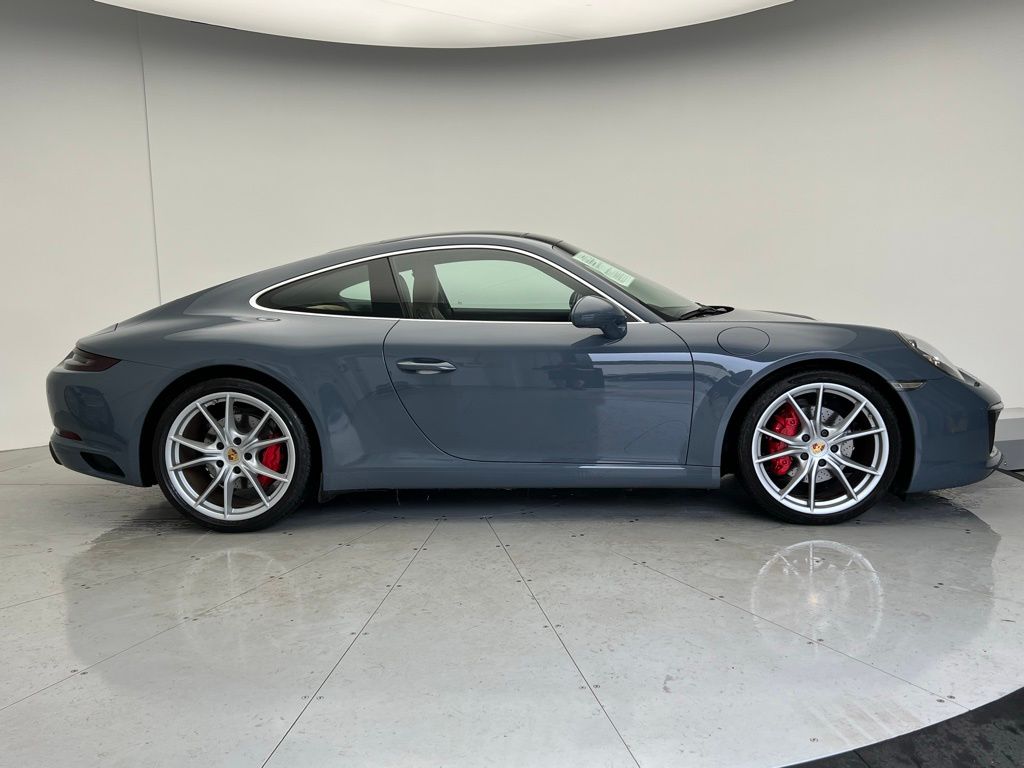 Thumbnail: 2017 Porsche 911 - 23