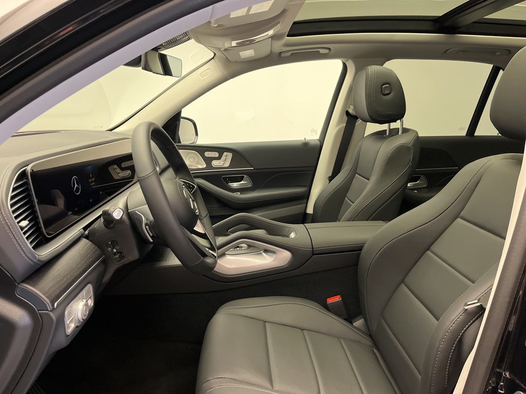 Thumbnail: 2026 Mercedes-Benz GLE - 13