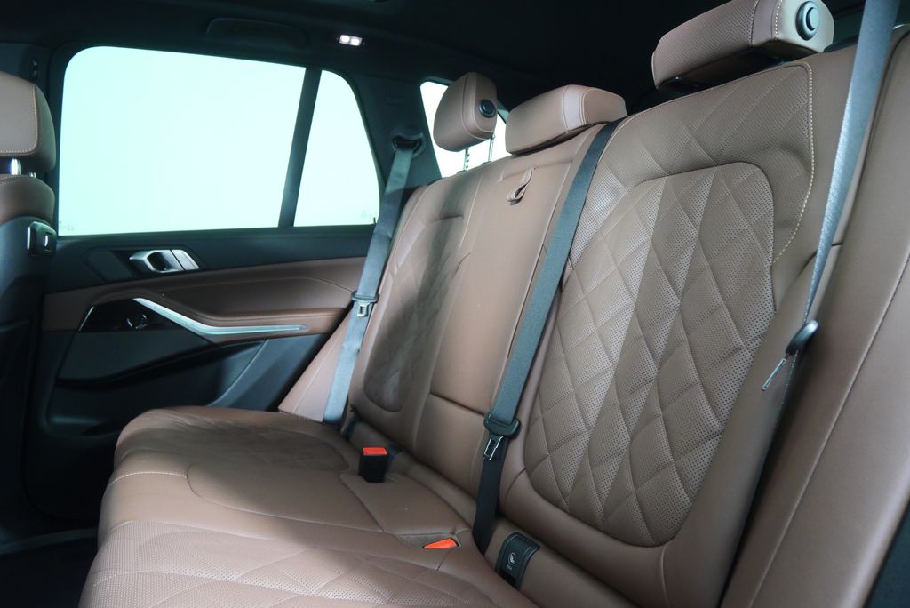 Thumbnail: 2025 BMW X5 - 16