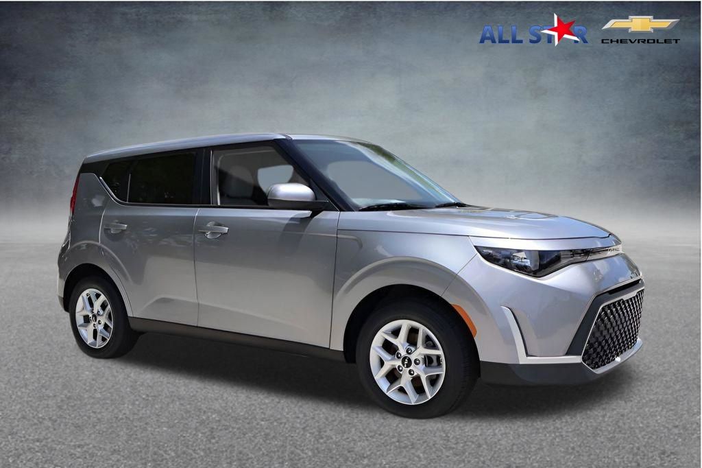 Steel Gray 2025 Kia Soul SUV / Crossover Front-Wheel Drive Continuously Variable Transmission