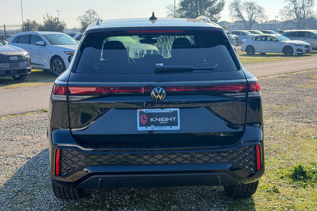 New 2026  Volkswagen 2.0T SE R-Line Black image 9