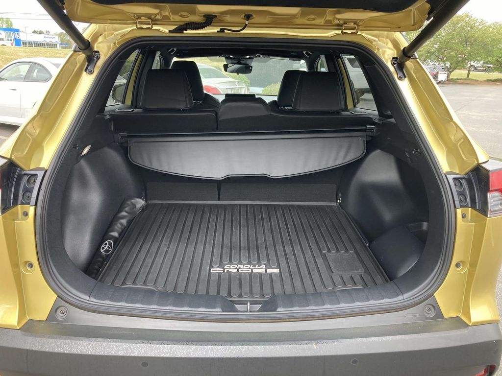 Used 2024  Toyota Hybrid XSE image 8