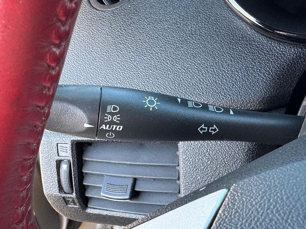 Used 2007 Silver Pearl Saturn Base image 17