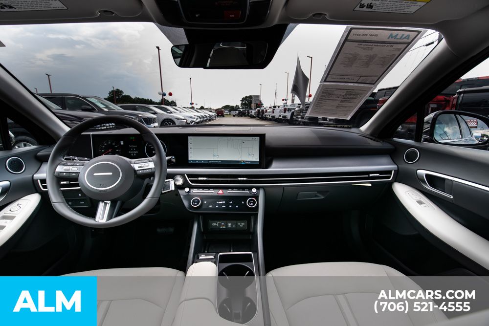 2025 Hyundai Sonata SEL Convenience photo 16