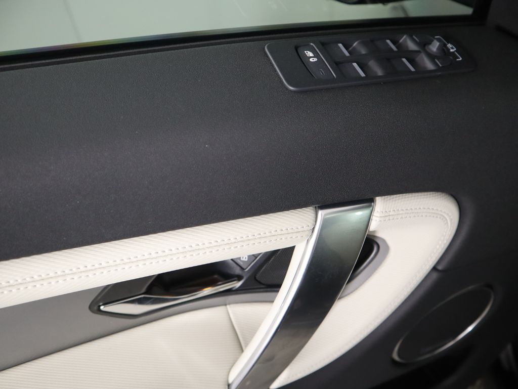 Thumbnail: 2025 Land Rover Discovery Sport - 24