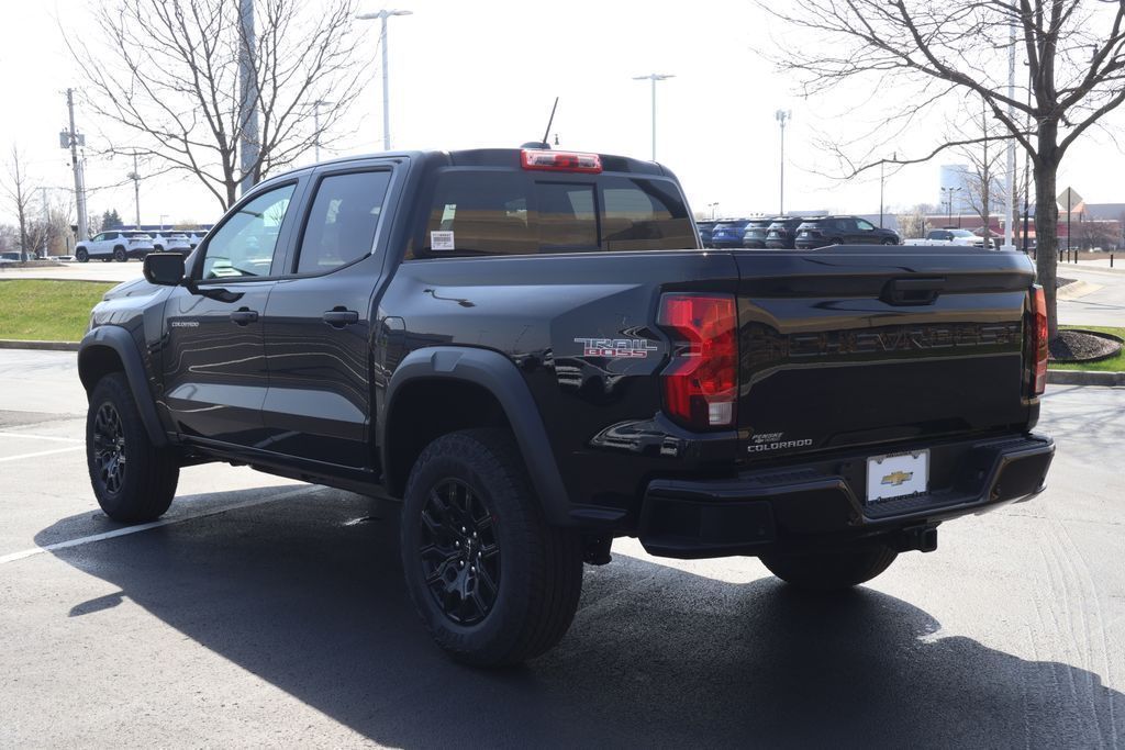 View vehicle photo 5