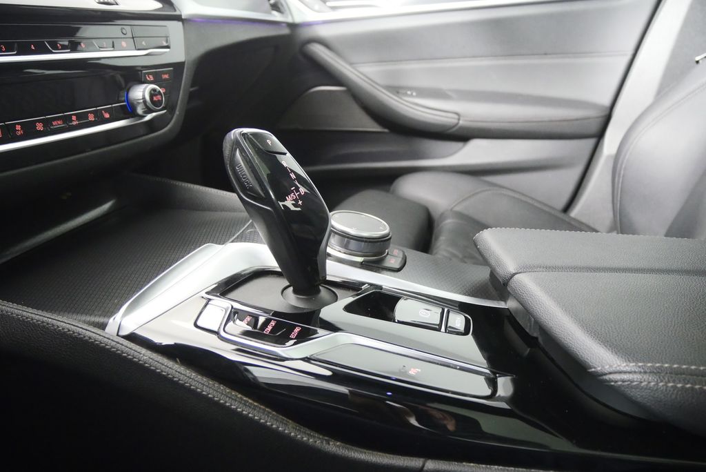 Thumbnail: 2023 BMW 5 Series - 24