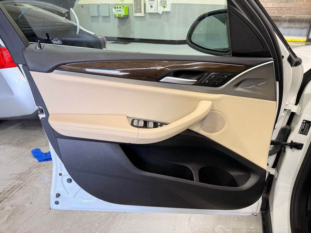 Thumbnail: 2024 BMW X3 - 10