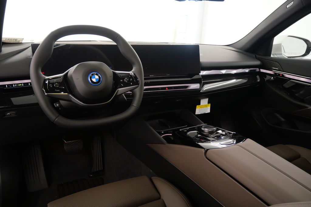 2025 BMW i5 eDrive40 19