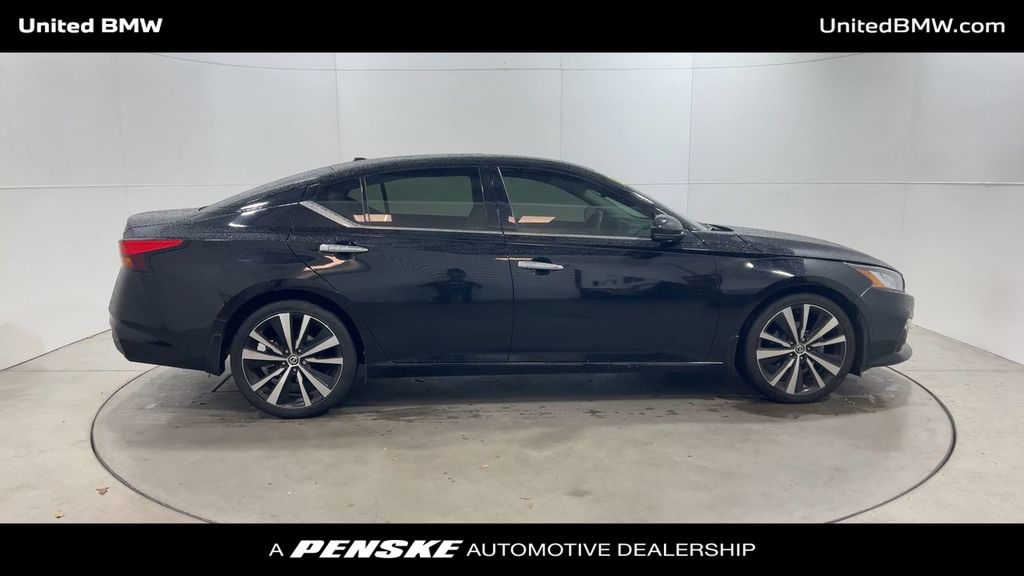 2019 Nissan Altima Platinum 9