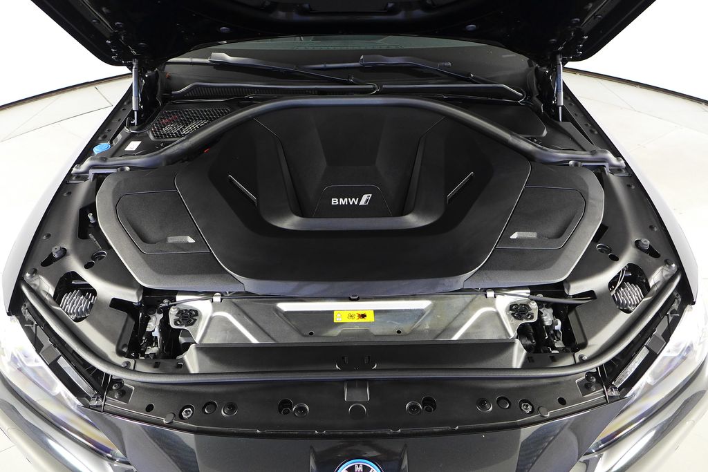 Thumbnail: 2022 BMW i4 - 6
