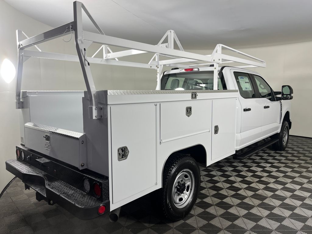 2026 Ford F-250 Crew Cab 4WD Cab Chassis for sale #9F0452 - photo 5