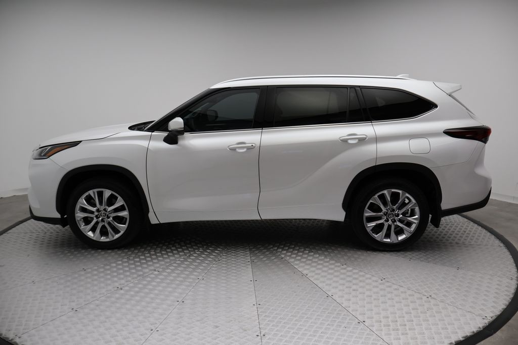 Thumbnail: 2024 Toyota Highlander - 12