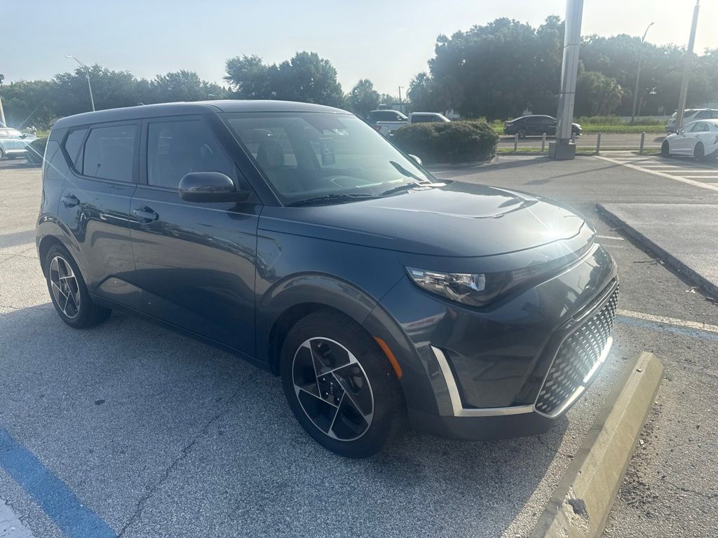 Gravity Gray 2023 Kia Soul SUV / Crossover Front-Wheel Drive Continuously Variable Transmission
