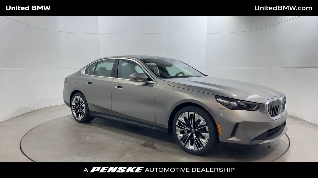 Thumbnail: 2026 BMW 5 Series - 2