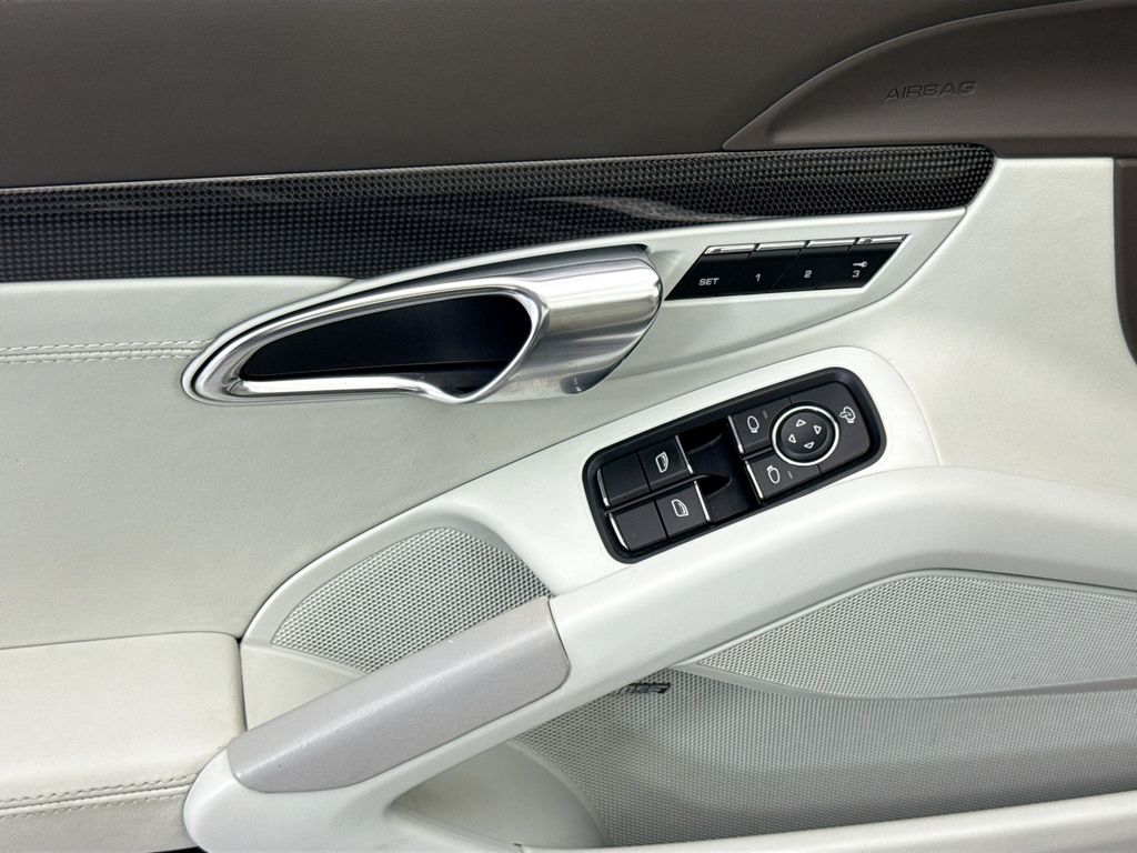 Thumbnail: 2013 Porsche Boxster - 27