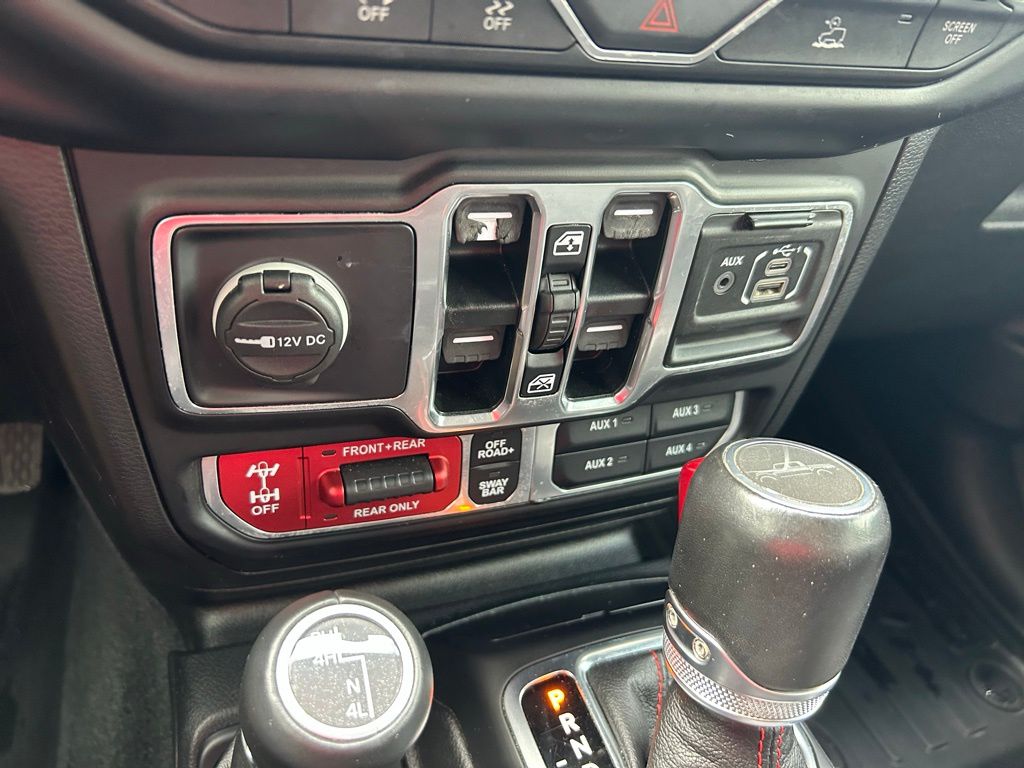 Thumbnail: 2022 Jeep Gladiator - 25