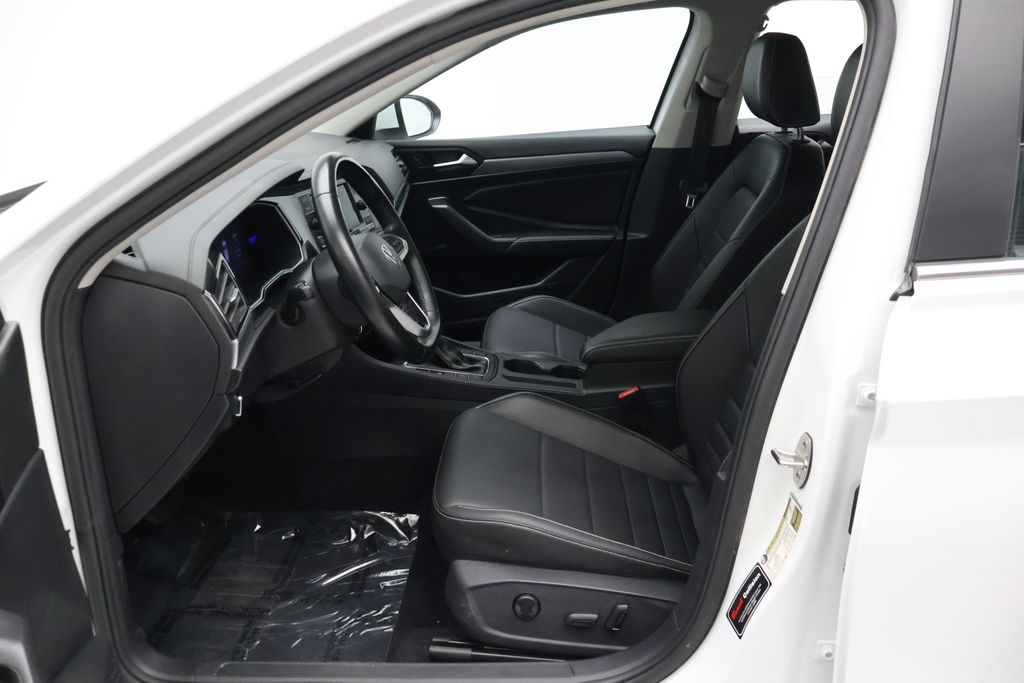 Thumbnail: 2022 Volkswagen Jetta - 14