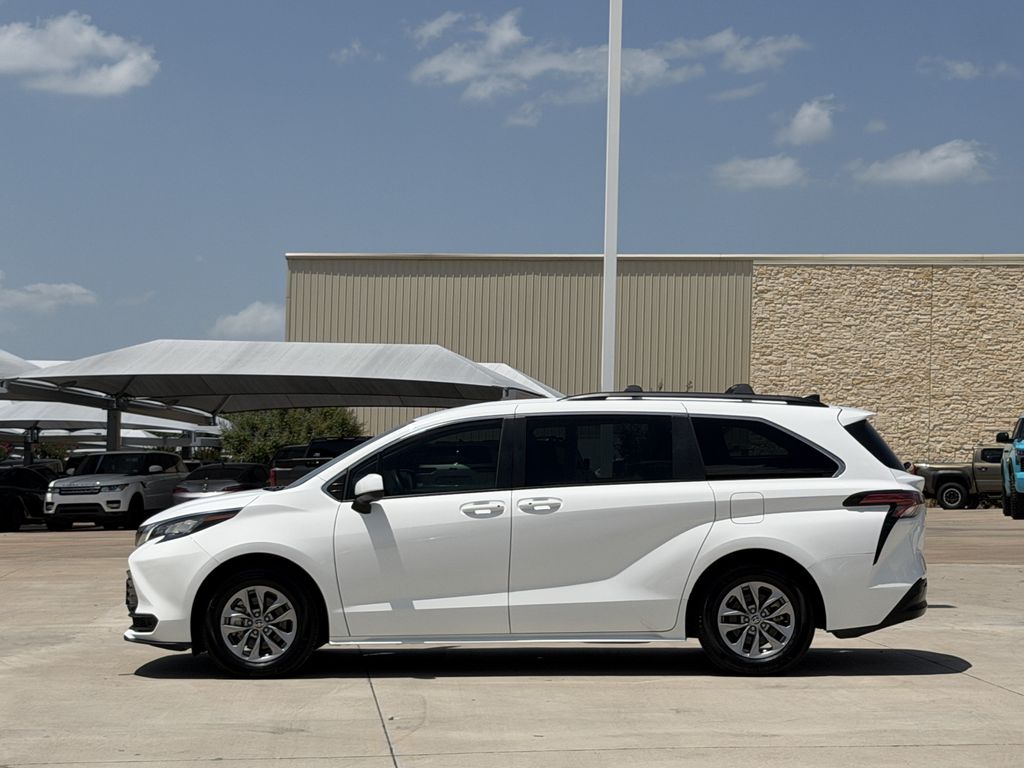 Used 2022 Toyota Sienna Van