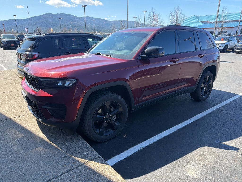 Velvet Red Pearlcoat 2022 Jeep Grand Cherokee Altitude 4WD SUV / Crossover Four-Wheel Drive 8-Speed Automatic