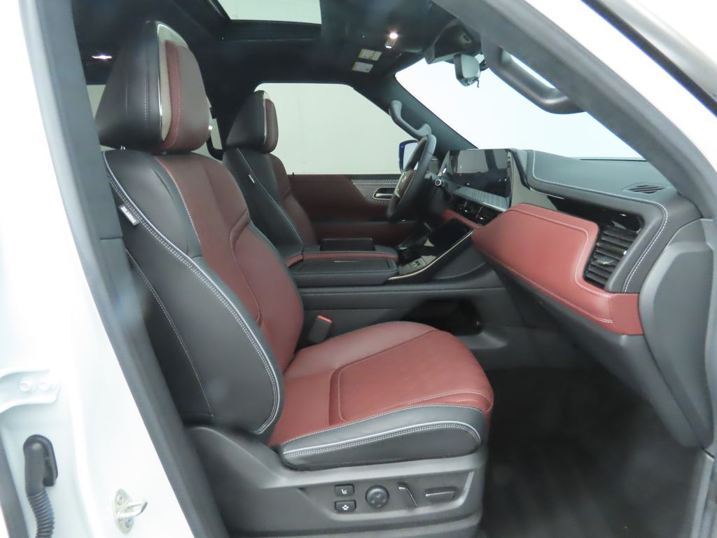 Thumbnail: 2025 INFINITI QX80 - 20