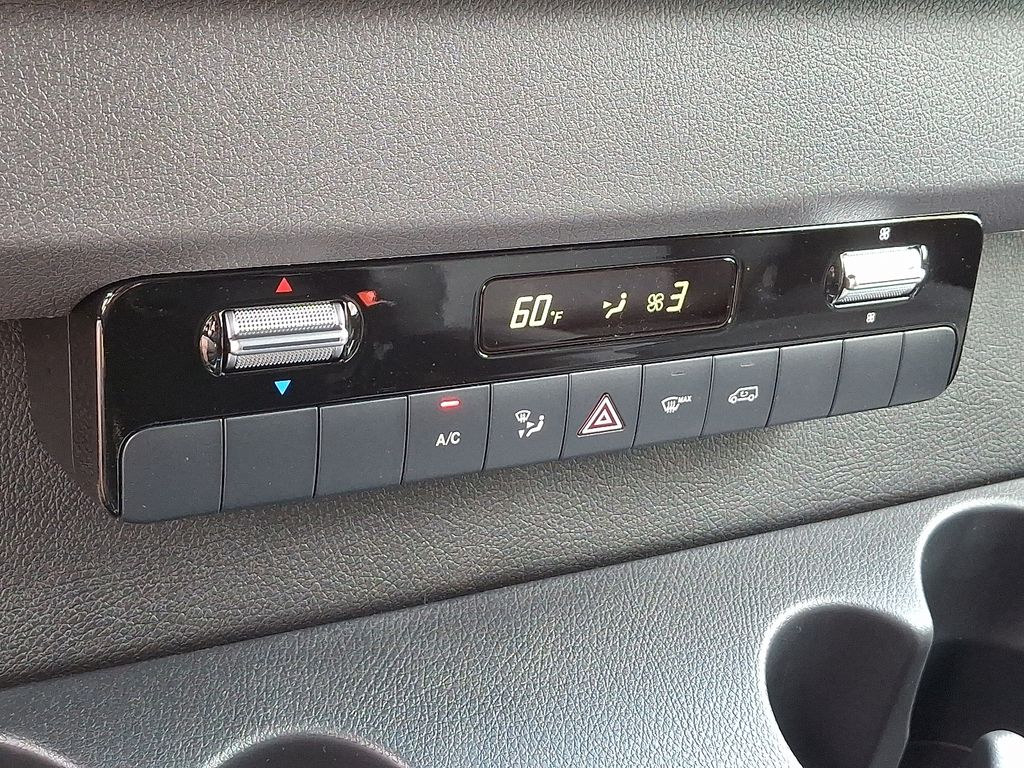 Thumbnail: 2025 Mercedes-Benz Sprinter - 9