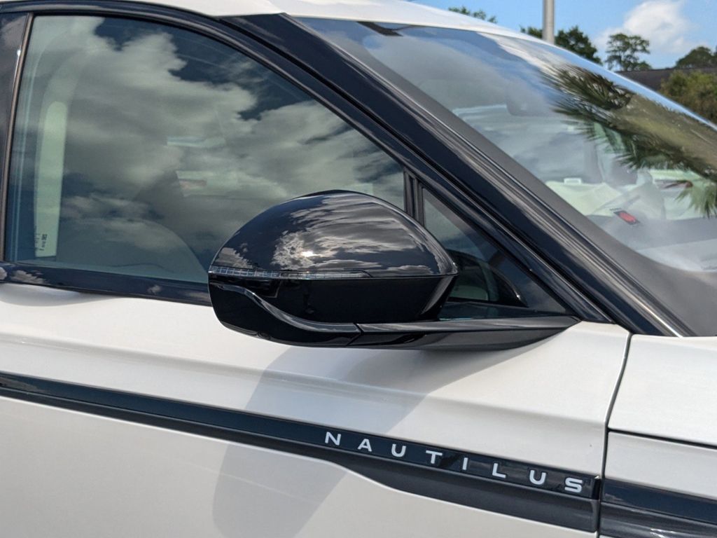 2025 Lincoln Nautilus Hybrid Premiere