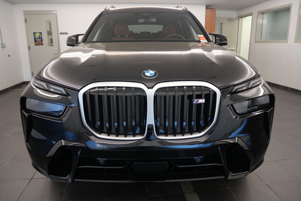 2025 BMW X7 M60i 10